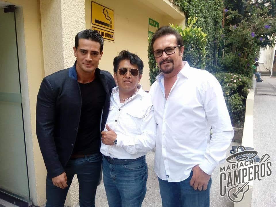 Colaboración en escenario